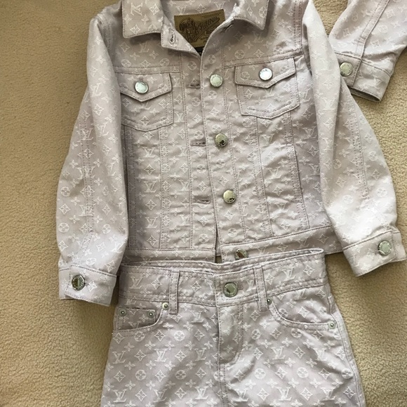 💯 Authentic Louis Vuitton jacket & mini skirt - Picture 2 of 6